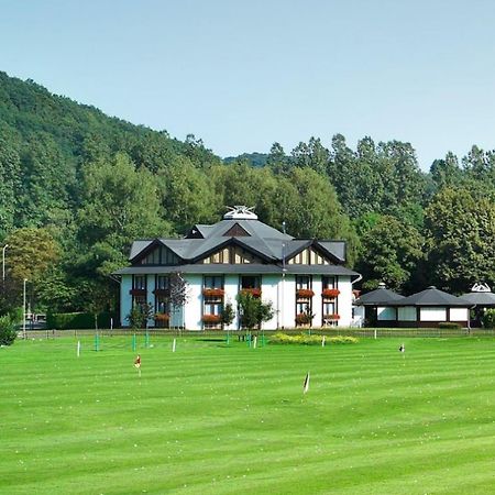 Landhotel Naafs-Haeuschen 로마어 외부 사진